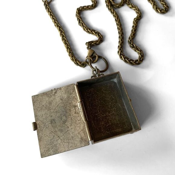 Antique Silver Steampunk Locket Necklace - Picture 6 of 7